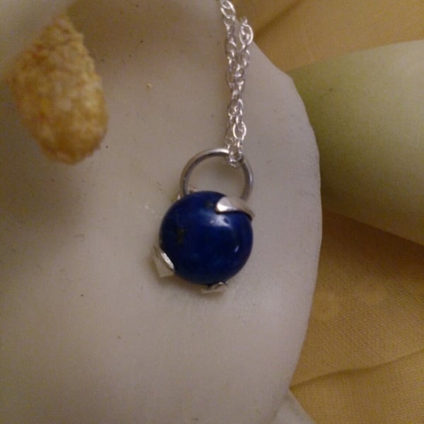 Lapis lazuli and sterling silver 3 claw necklace