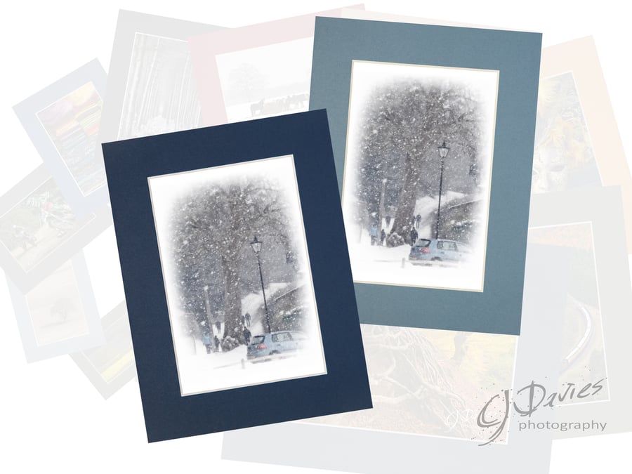 CJ265 - Christmas card: Lamppost in the snow, Fernhurst 