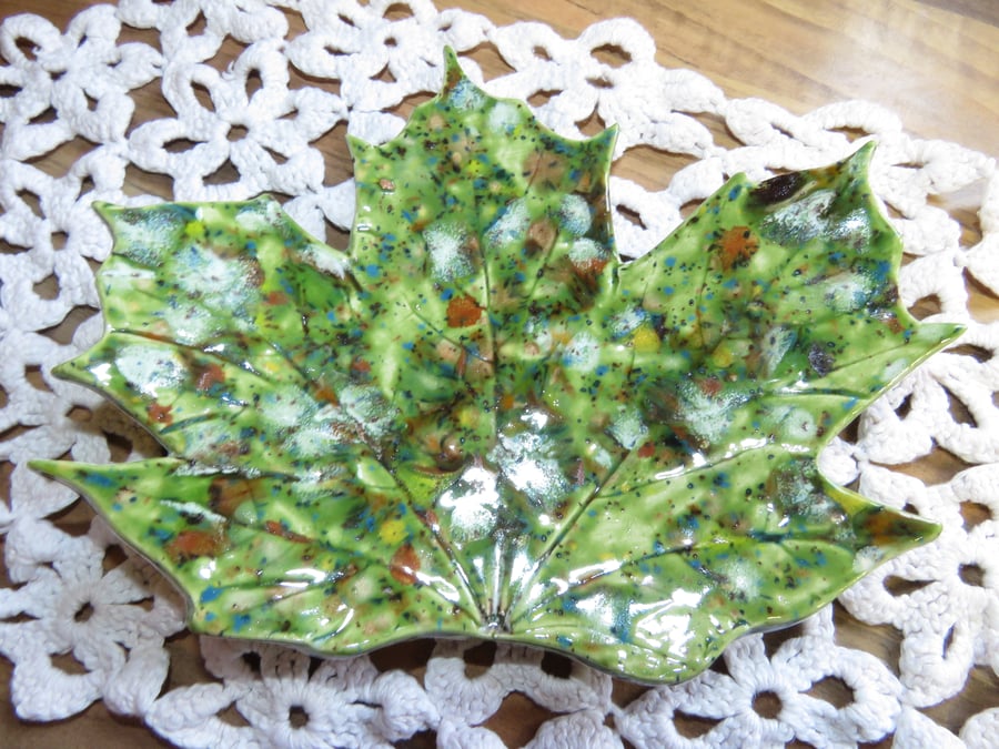 Sycamore leaf dish 