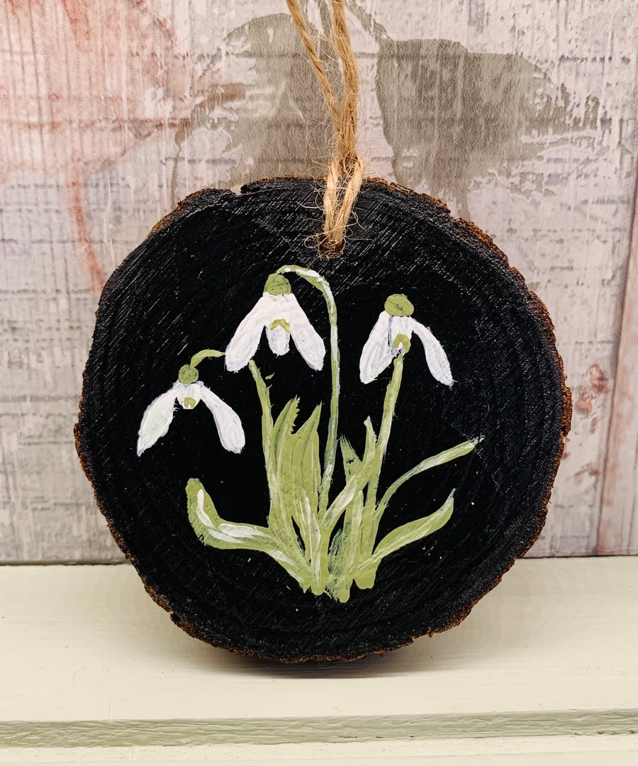 Triple snowdrop wood slice 