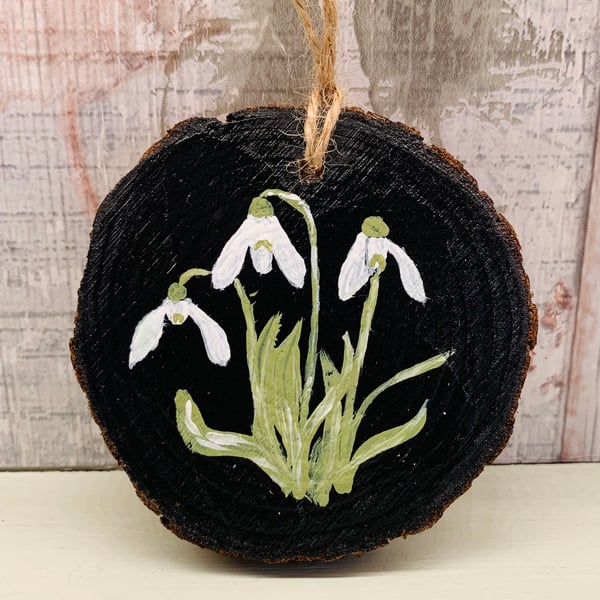 Triple snowdrop wood slice 