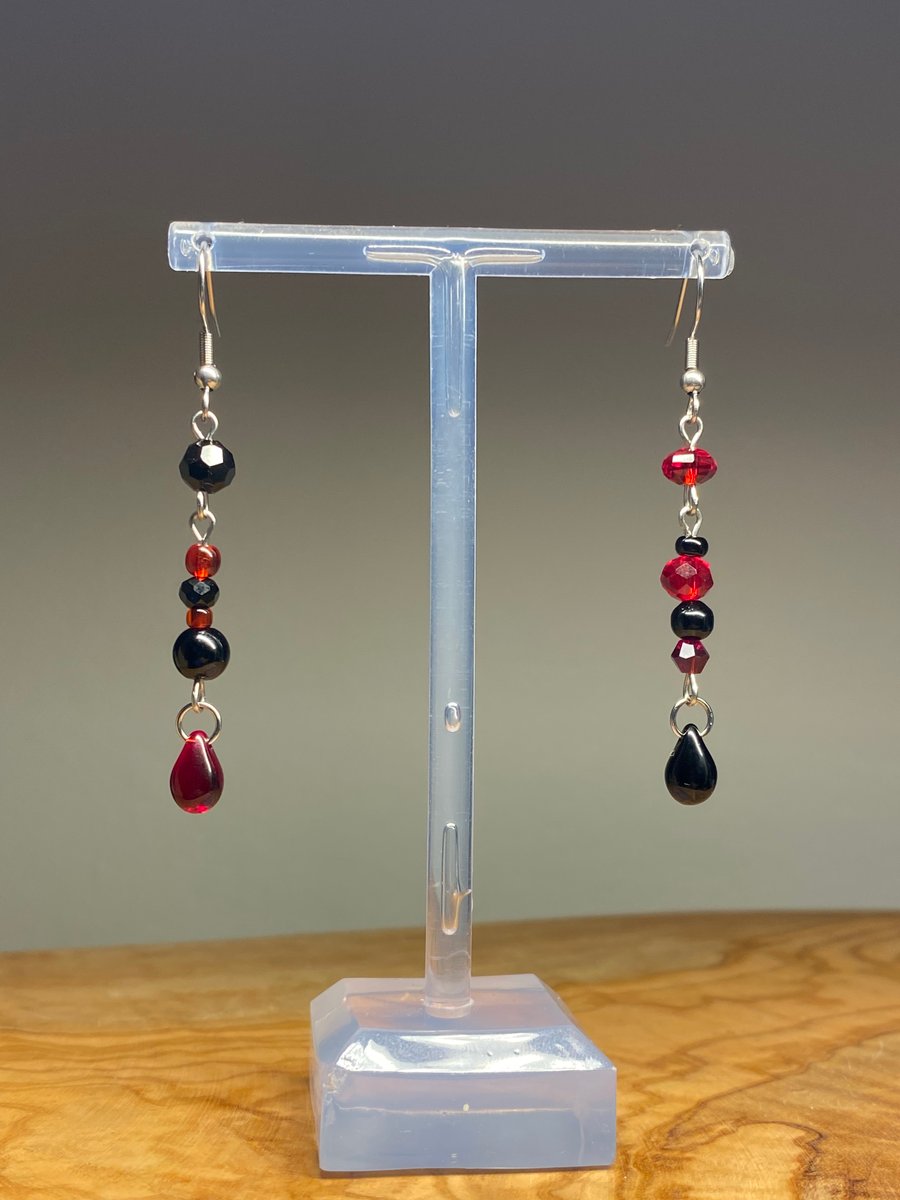 Kelsi - Gothic Mismatch Earrings 