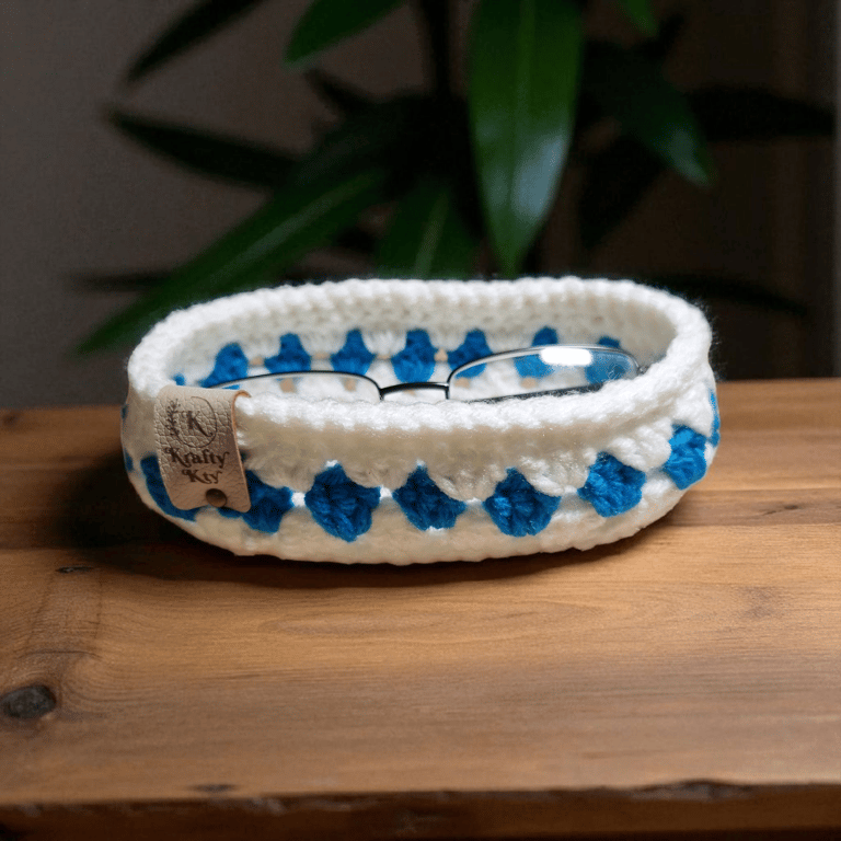 Glasses or trinket basket, hand crocheted 