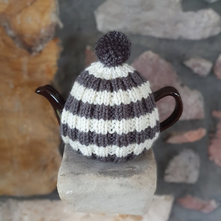 Vegan Small Tea Cosy for 2 Cup Tea Pot, Cornish Style, Hand Knitted