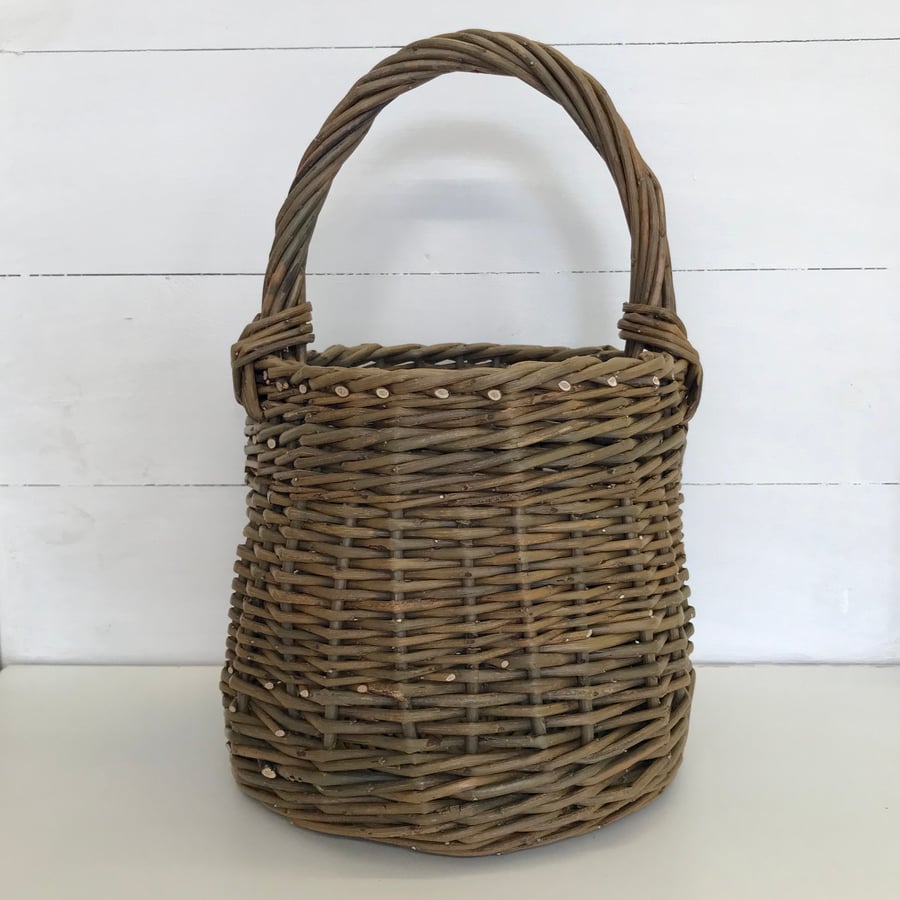 Willow Small Round Egg or Gathering Basket - Handmade in Cornwall (644)