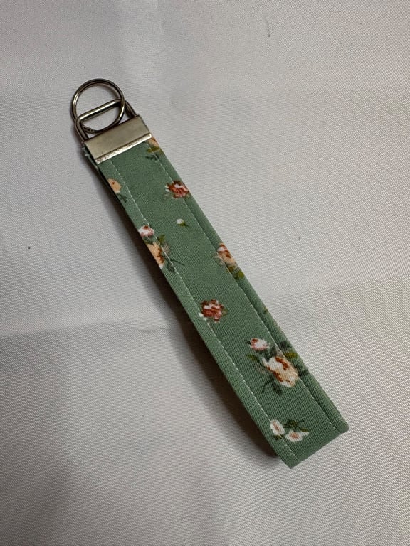 Green Floral Wristlet