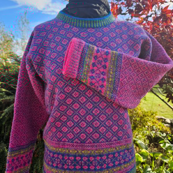 Fair Isle 'Coull' jumper, Atlantic and Carnation