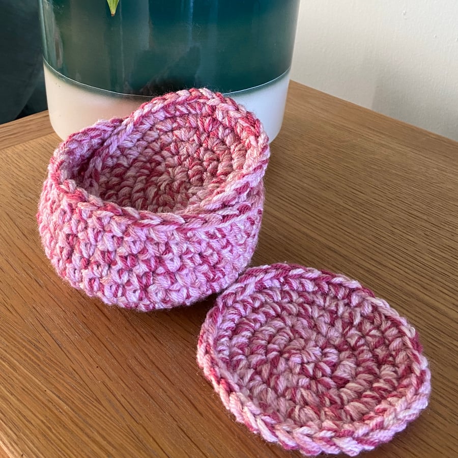 Pink crochet coaster set. Free delivery!