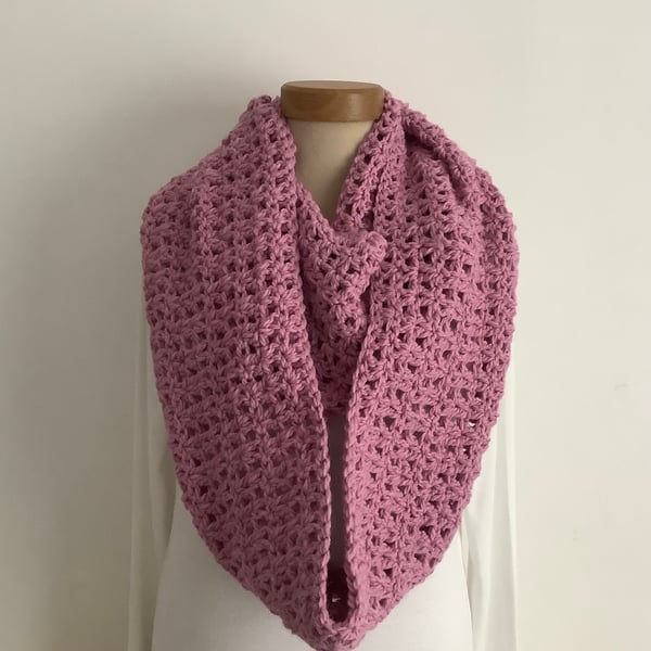 INFINITY SCARF , cowl 'Stroll' .Alpaca blend. Super-soft . Pink.