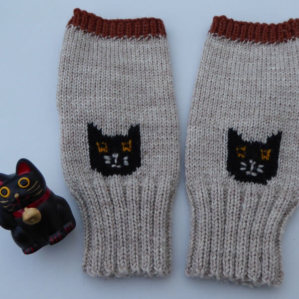 Fingerless Gloves with cute black cat, knitted oatmeal wrist warmers