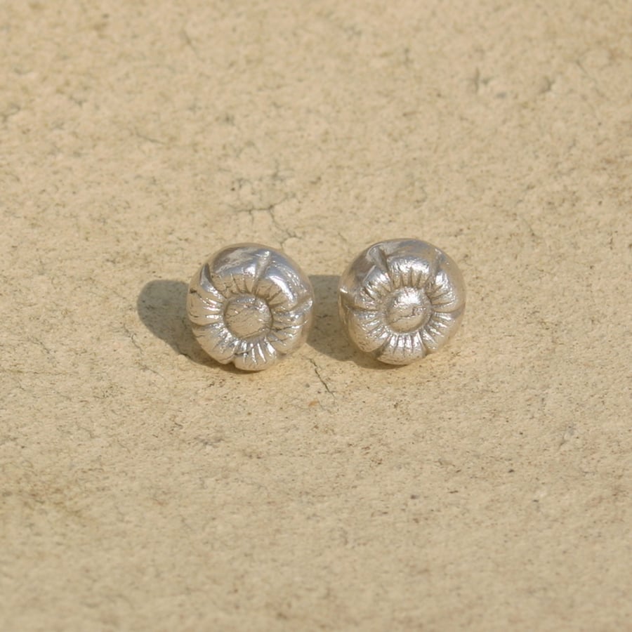 Fine silver flower stud earrings