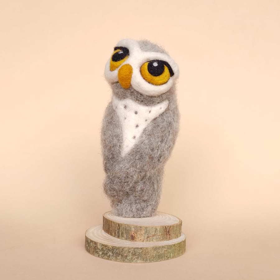 "Ugla" Large Grey Owl - Unique needlefelt ornament. Sculpture. Home decor.