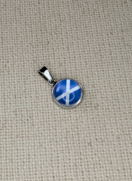 Scotland Flag Pendant - Small Glass Finished Charm - Scottish Flag