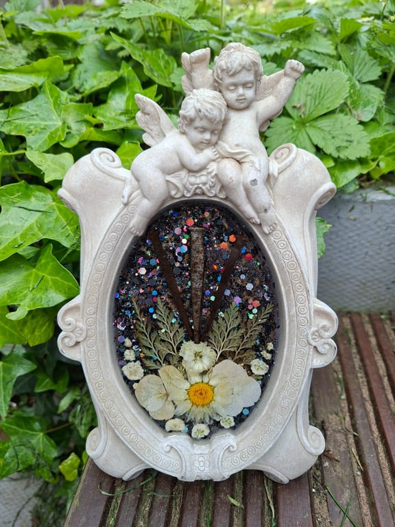 Gothic cherub angel photo frame home decor coffin nails floral botanical church