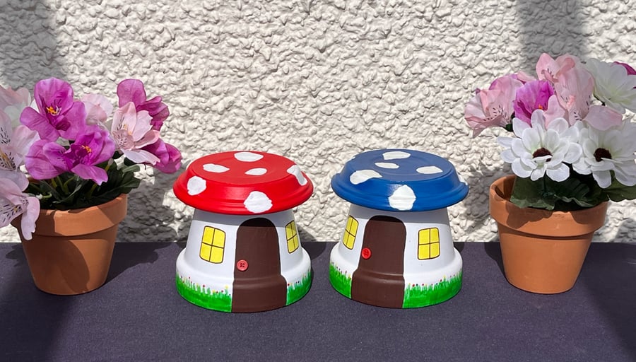 Hand painted Toadstool pot