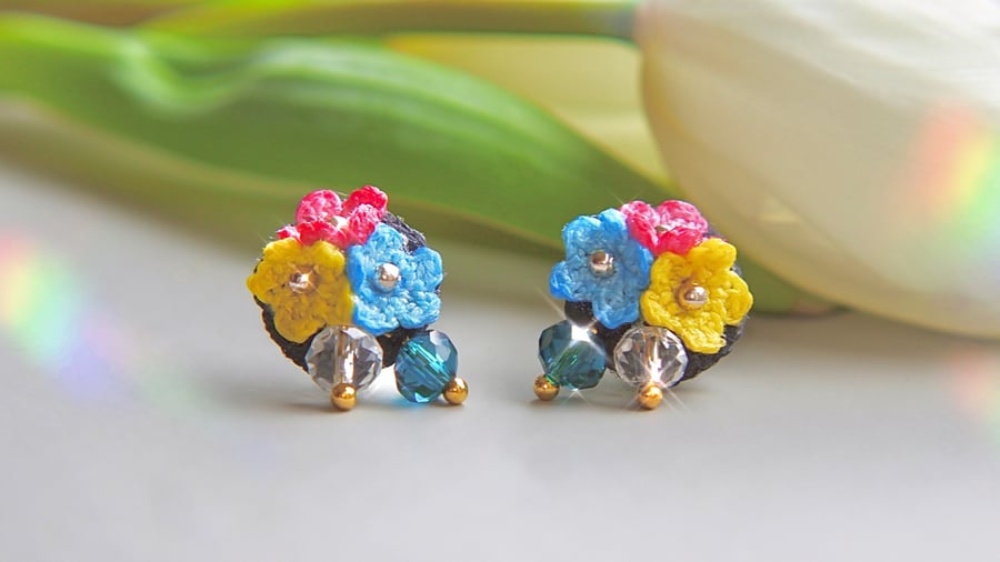 Microcrochet Three Colors Floral Stud Earrings 