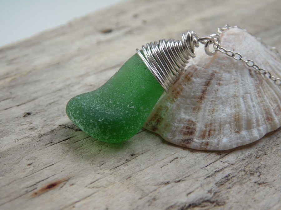 Bright Bottle Green Cornish, Marazion Sea Glass Necklace N622