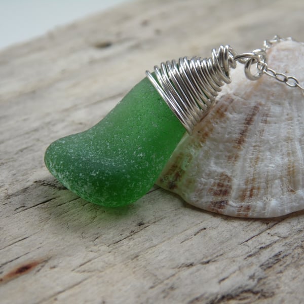 Bright Bottle Green Cornish, Marazion Sea Glass Necklace N622