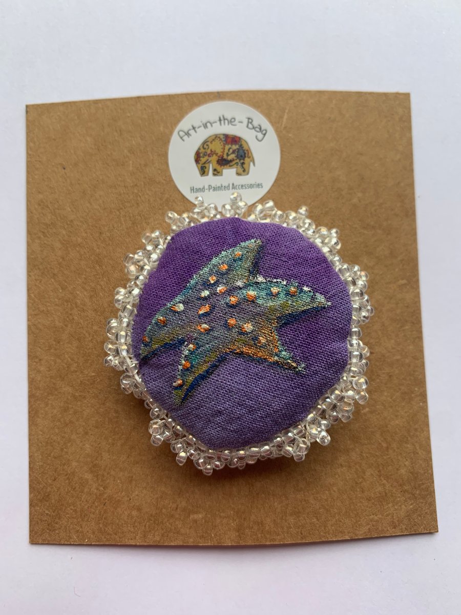 Handmade and hand painted fabric pin brooch with starfish design 