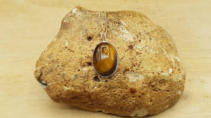 Tiger's eye pendant necklace. 925 sterling silver necklaces for women.