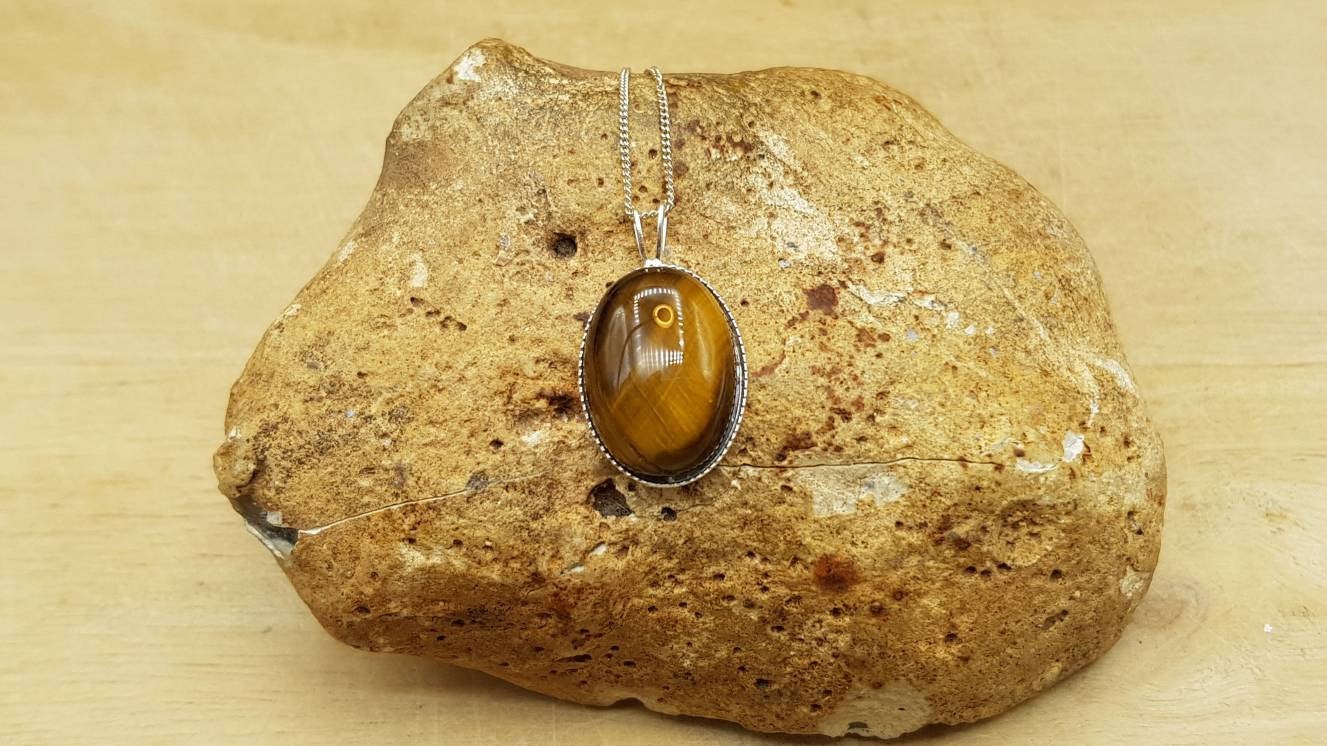 Tiger's eye pendant necklace. 925 sterling silver necklaces for women.