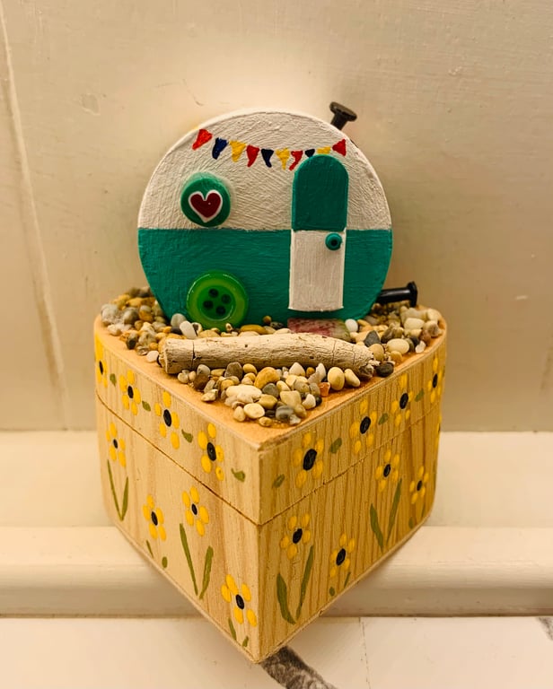 Retro caravan trinket box 