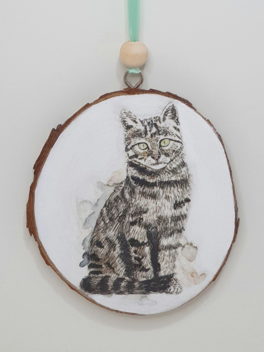 Tabby cat log slice decoration, wooden gift for a cat lover 