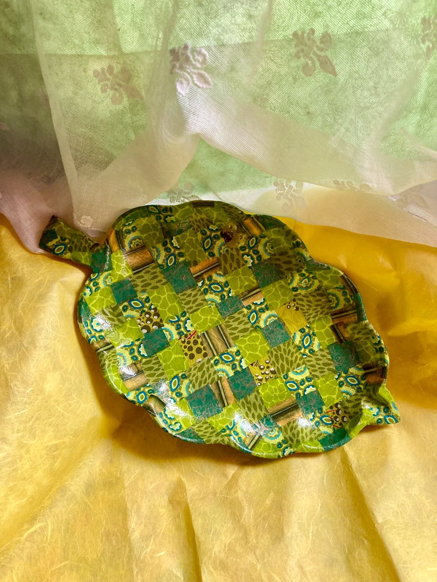 Upcycled wooden leaf dish