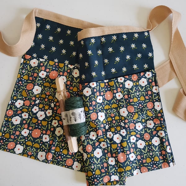 Garden apron gift set: floral on blue