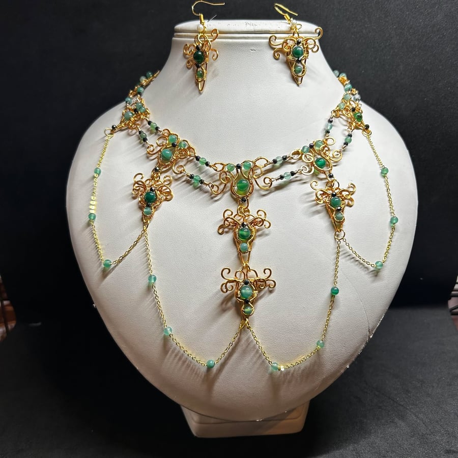 Emerald City Wirework Necklace with Green Agate Gemstones