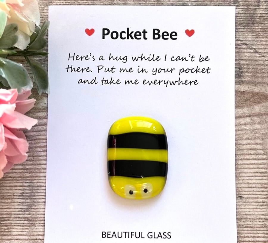 Pocket bee, bee lover gift, thinking of you card, letterbox hug, animal keepsake