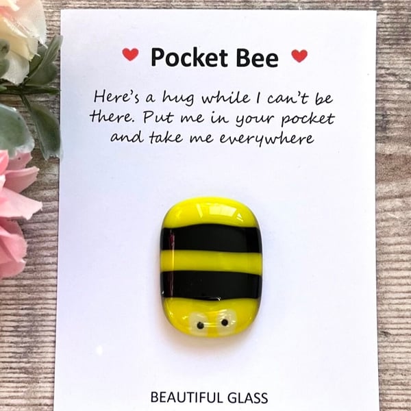 Pocket bee, bee lover gift, thinking of you card, letterbox hug, animal keepsake