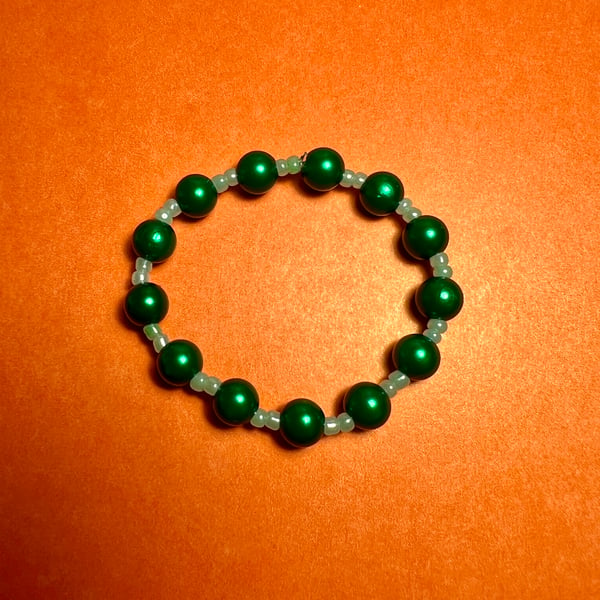 Metallic Green Beaded Bracelet 