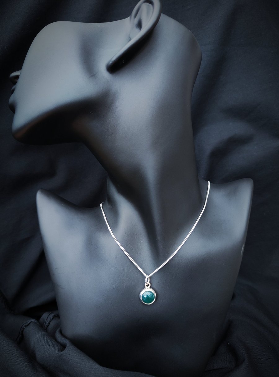 Silver pendant with green agate