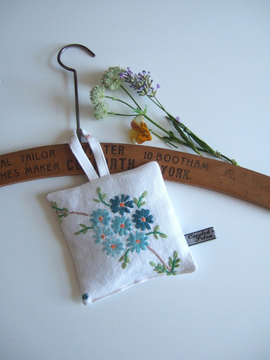 CRAFT Lavender bag in a floral vintage embroidered tray cloth fabric