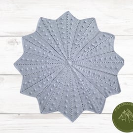 A  Beautiful Star Shaped Baby Blanket 