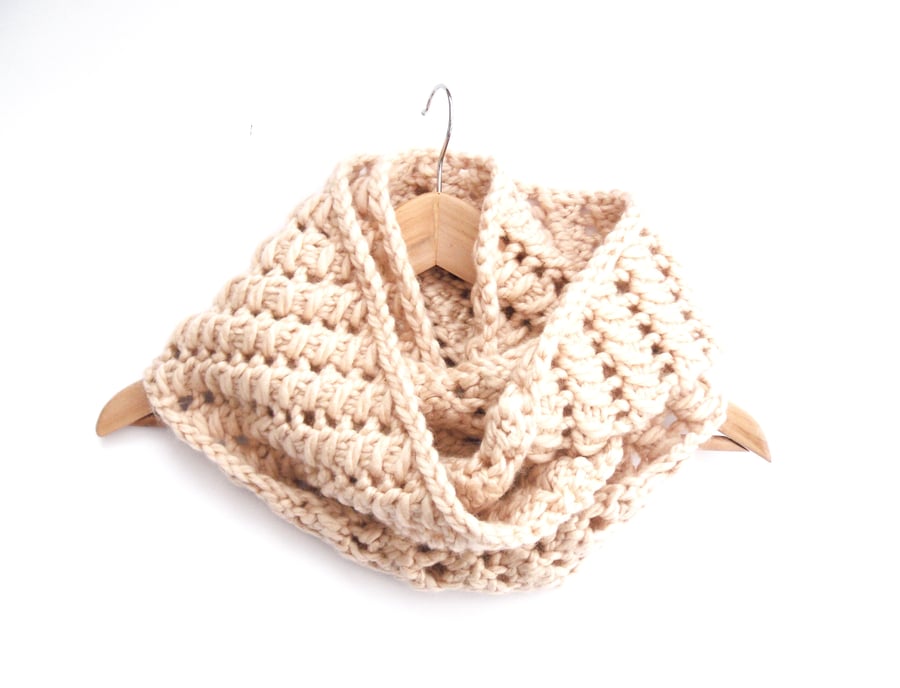 Cream chunky cowl HALF PRICE