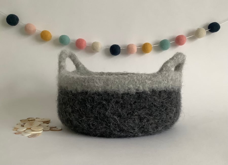 FELTED 'FUSSPOT' BOWL, desk tidy. Greys(with handles ) . Hygge.