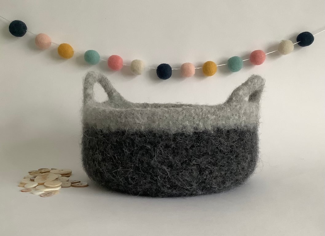 FELTED 'FUSSPOT' BOWL, desk tidy. Greys(with handles ) . Hygge.