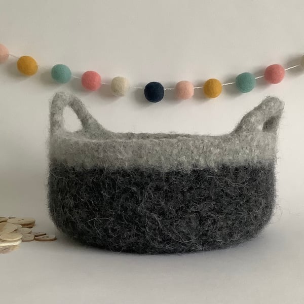 FELTED 'FUSSPOT' BOWL, desk tidy. Greys(with handles ) . Hygge.