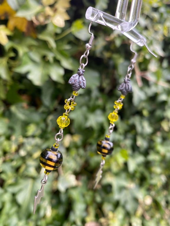 Zarrah - Electric Style Bee Earrings 