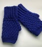 FINGERLESS MITTS , gloves ' Erme Trail '. Soft Wool blend. Cobalt blue. - Image 3