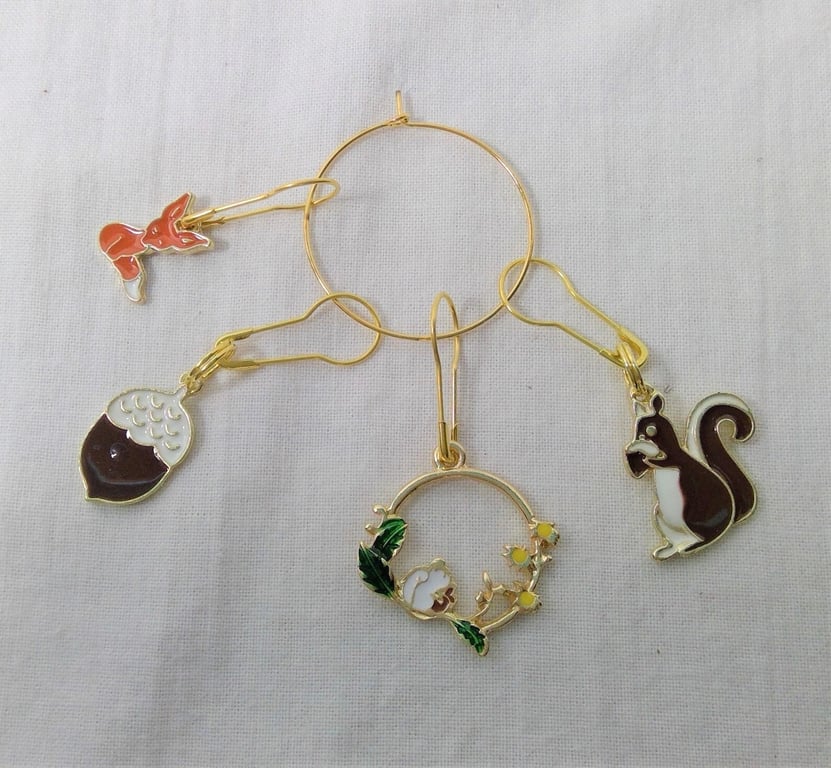 Squirrel and fox stitch markers , enamelled colourful woodland progress charm, k