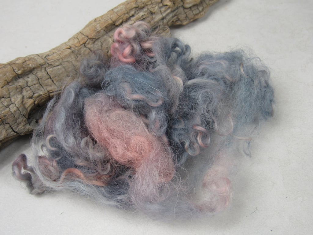 10g Naturally Dyed Indigo Violet Masham Felting Wool