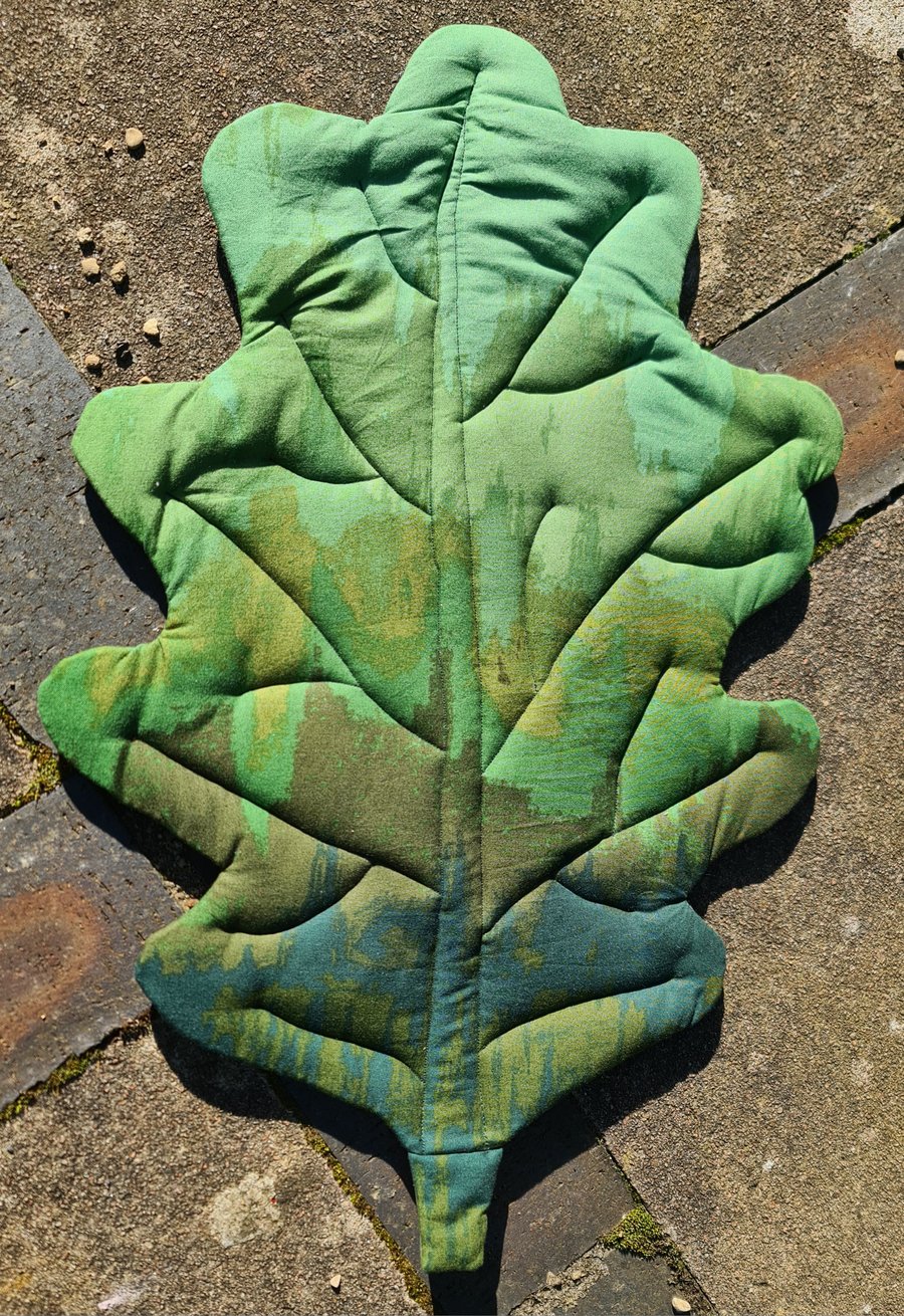 Oak Leaf Picnic Mat - Green Shades