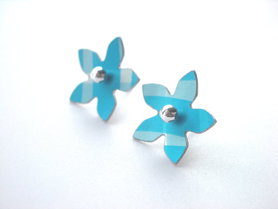Flower earrings studs in turquoise 