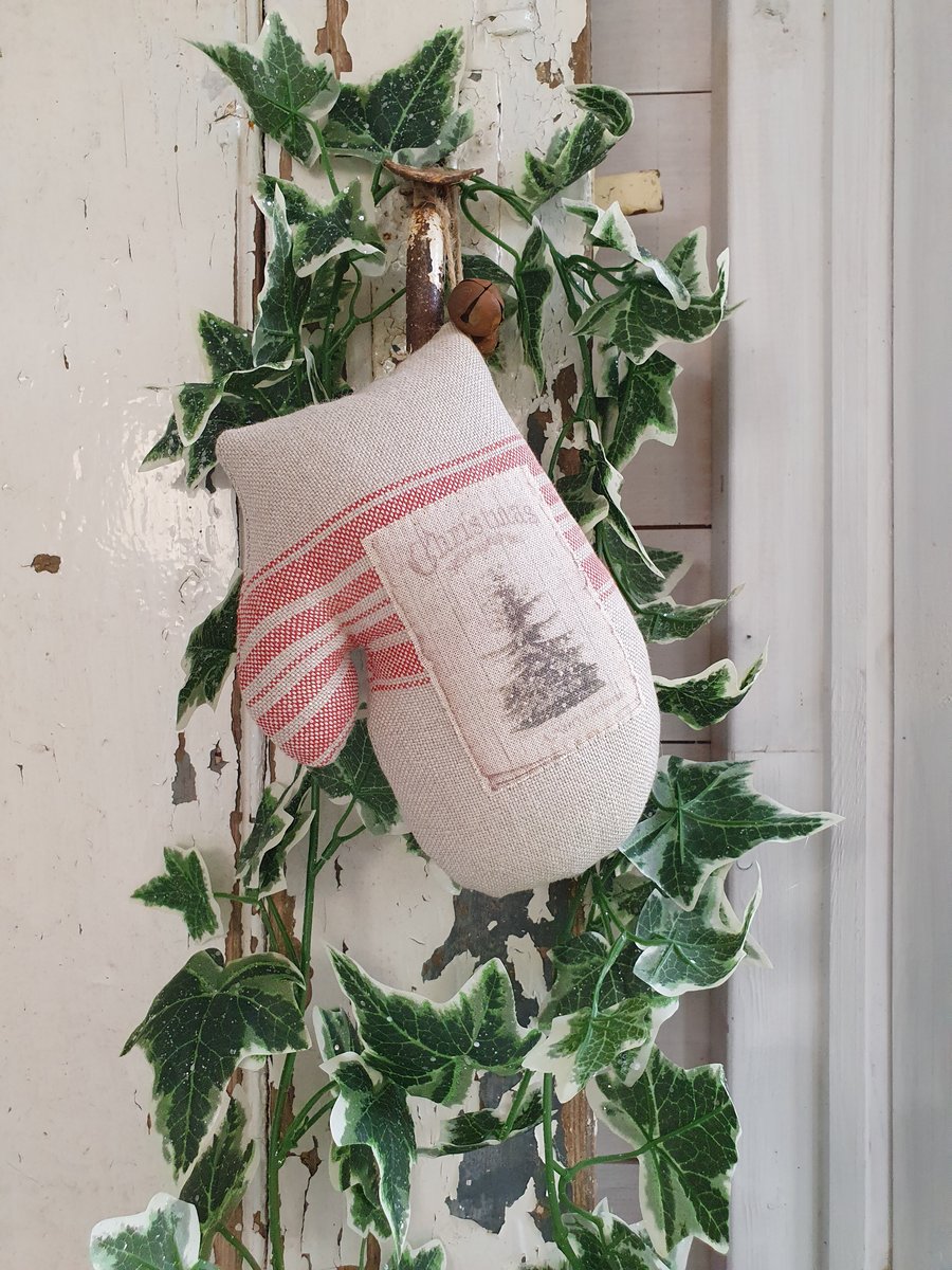 Hanging Mitten Christmas Decoration 
