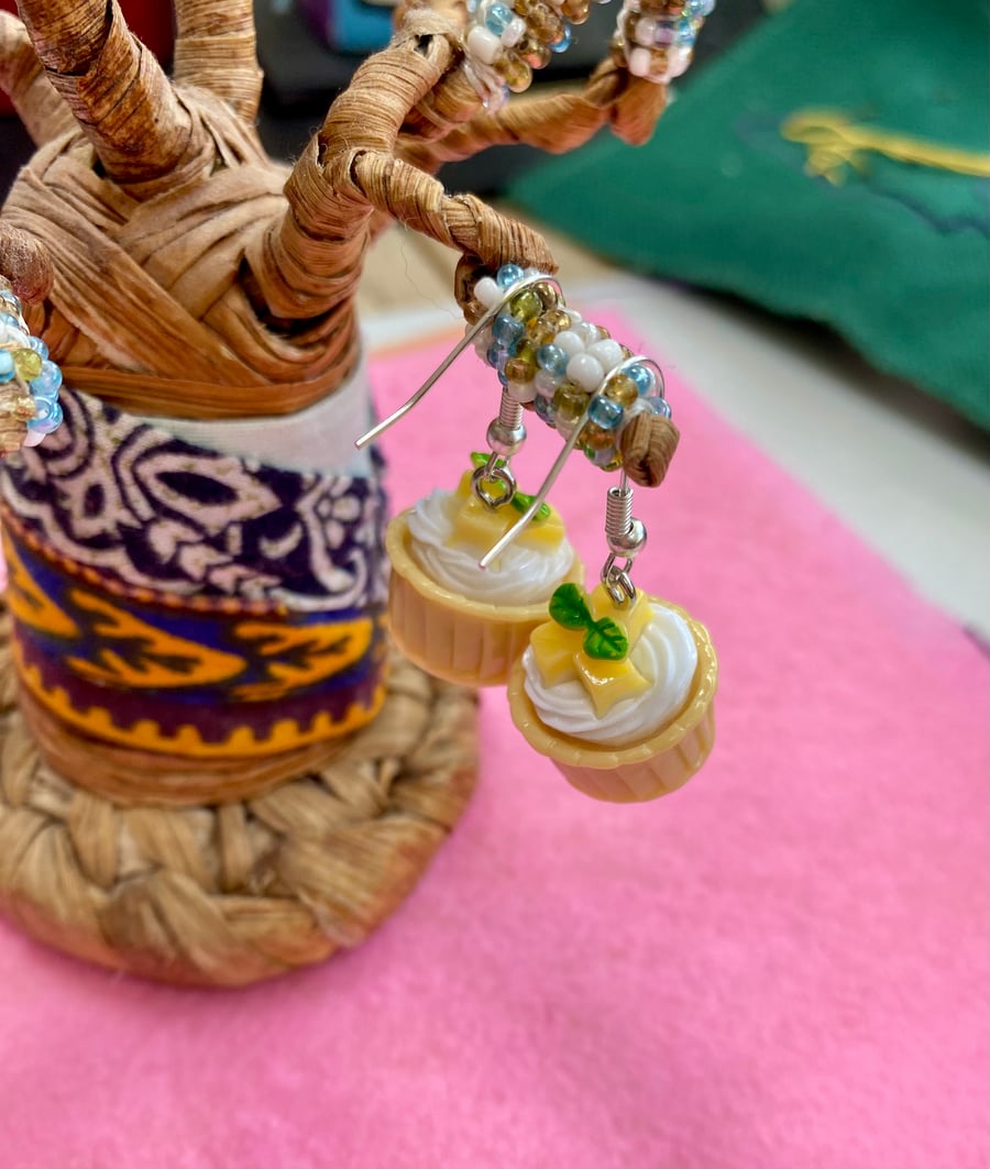 Cutiepie Peach Cupcake lightweight dangly fashion earrings