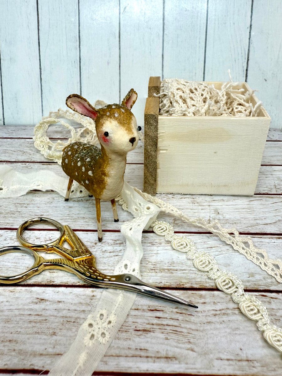 Spun Cotton Vintage Look Deer