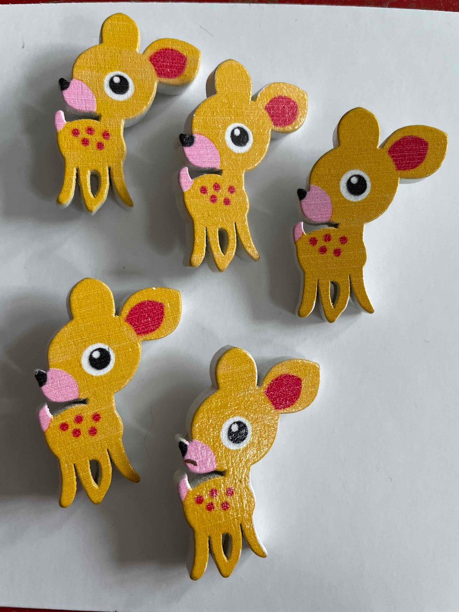 5 large deer Buttons in yellow 4cm tall 